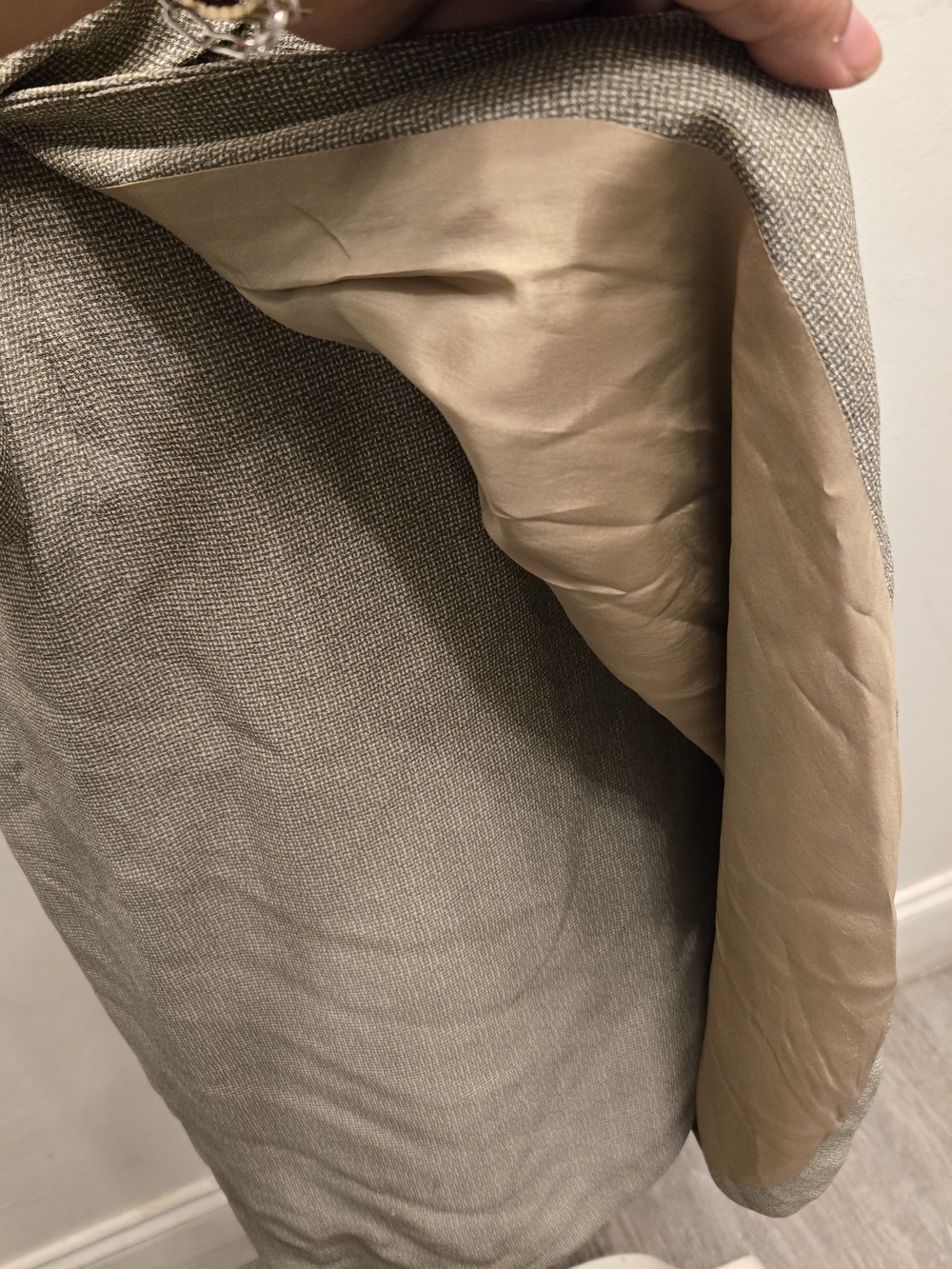 Giorgio Armani High-Waist Textured Wrap Skirt in Light Gray - Picture 8 of 10